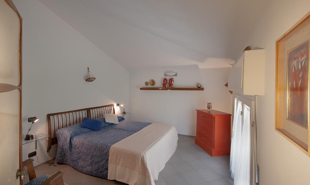 Maestrale 2 Apartment Марина ди Пиетрасанта Стая снимка