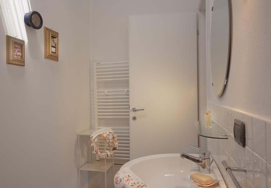 Maestrale 2 Apartment Марина ди Пиетрасанта Стая снимка