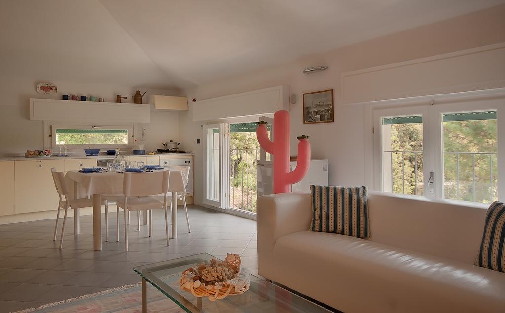 Maestrale 2 Apartment Марина ди Пиетрасанта Стая снимка